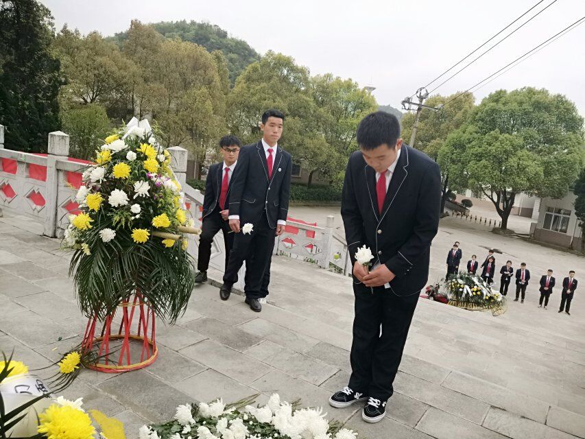 说明: 2F797946E5522B8DD1D847A0AD76649A